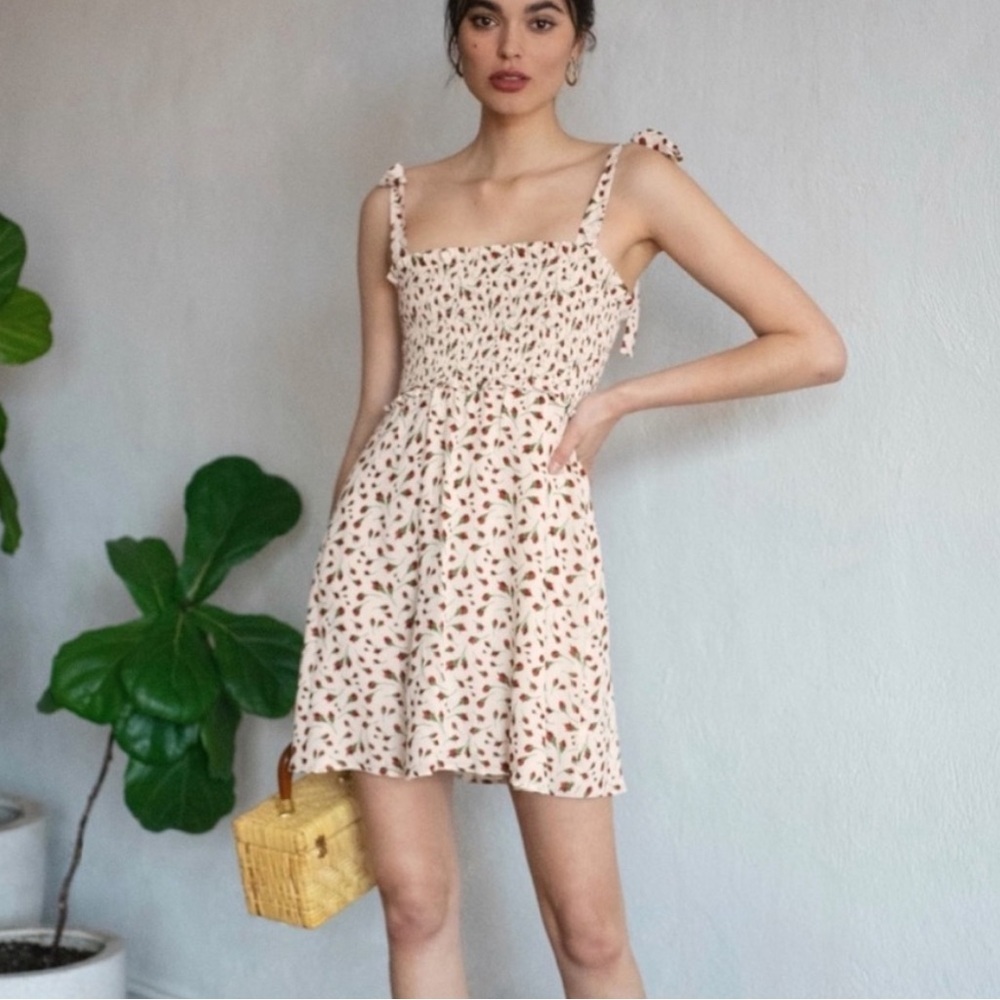 REFORMATION Marion Seabreeze Tie Strap
Mini Dress Size XS Rose Print